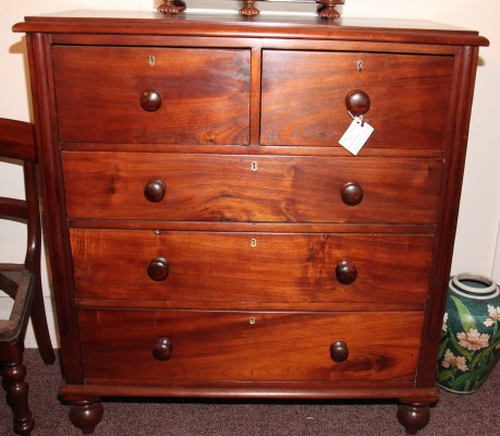 David Jones 5 drawer chest